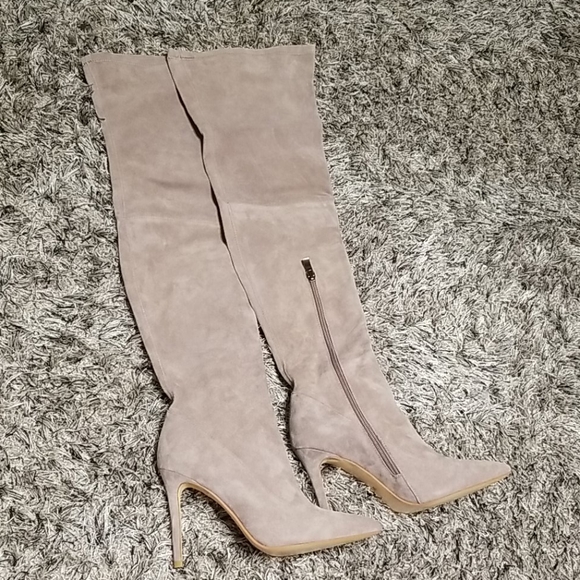 boots - Picture 2 of 5